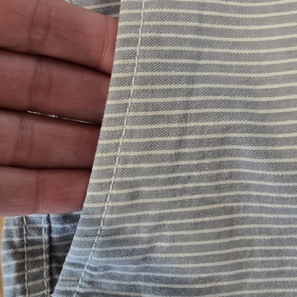 ❤️ Gap Blue Striped Shorts - Picture 4 of 9